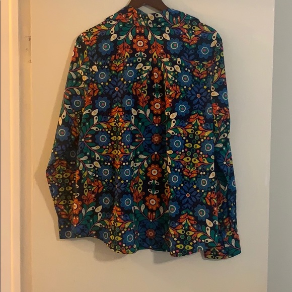 Women’s long sleeve button up shirt - Picture 4 of 4